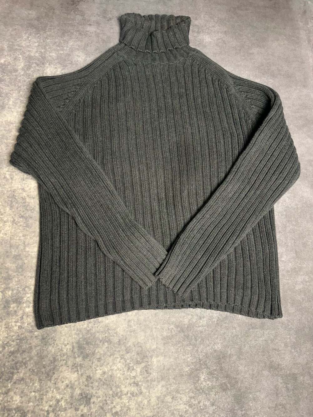 Vintage Banana Republic Heavyweight Ribbed
Cotton Turtleneck Sweater